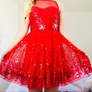 gorgeous sparkly (semi)formal dress :)